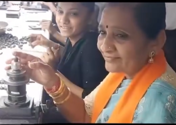 ભાવનગર લોકસભાસની ચૂંટણી મા મતદાન ને આડે ગણતરી ના દીવસો બાકી છે ત્યારે ભાજપ ના ઉમેદવારો રત્ન કલાકારો ના મત મેળવવા મેદાનમાં આવ્યા