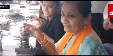 ભાવનગર લોકસભાસની ચૂંટણી મા મતદાન ને આડે ગણતરી ના દીવસો બાકી છે ત્યારે ભાજપ ના ઉમેદવારો રત્ન કલાકારો ના મત મેળવવા મેદાનમાં આવ્યા