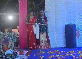રાજકોટ ની પ્રાચીન ગણાતી અને જલારામ ચોક માં થતી ગરબી એટલે નવદુર્ગા ગરબી મંડળ, અહીંયા નો હિંડોળા રાસ માત્ર ગુજરાત માં નઈ પરંતુ ઇન્ડિયા માં ફેમસ છે ત્યારે માં ખોડીયાર નો અદભુત હિંડોળા રાસ જુવો લાઈવ આલ્ફા ન્યૂઝ ને સંગ.