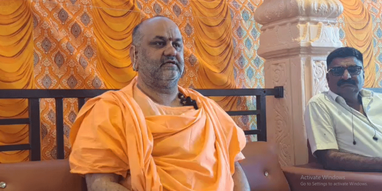 મહેશગિરી બાપુ દ્વારા પત્રકાર પરિષદ. અખાડા પરિષદ દ્વારા અપાયેલ મહેશગિરી બાપુના નિવેદન અંગે મહેશગિરી બાપુની સફાઈ.